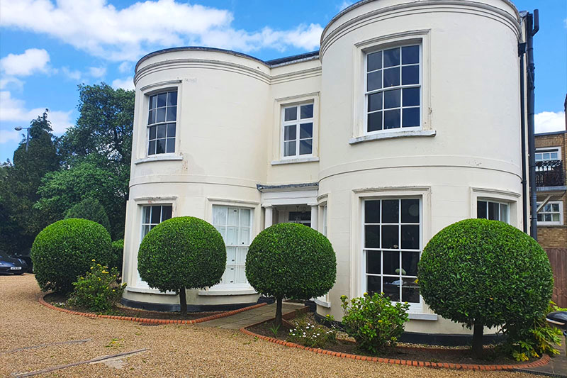 gardeners-for-cobham-apartments.jpg
