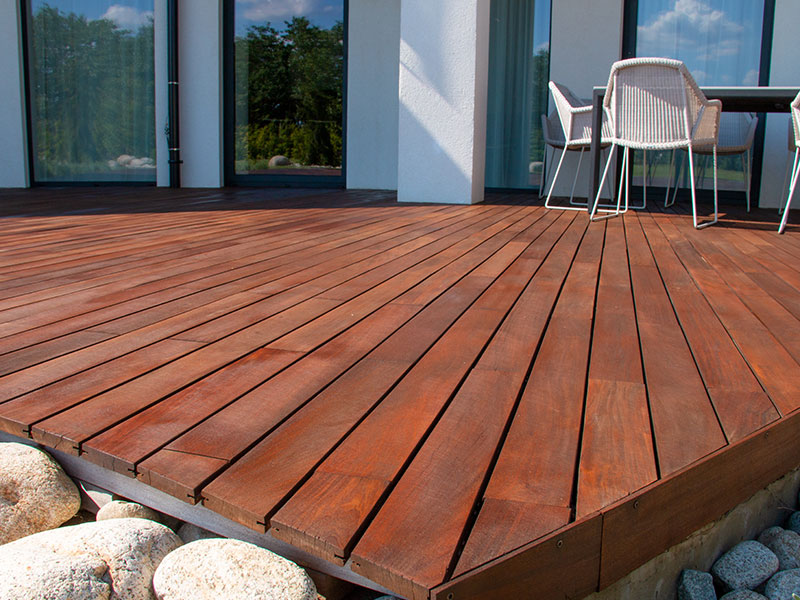 Professional deck cleaning in Surrey garden